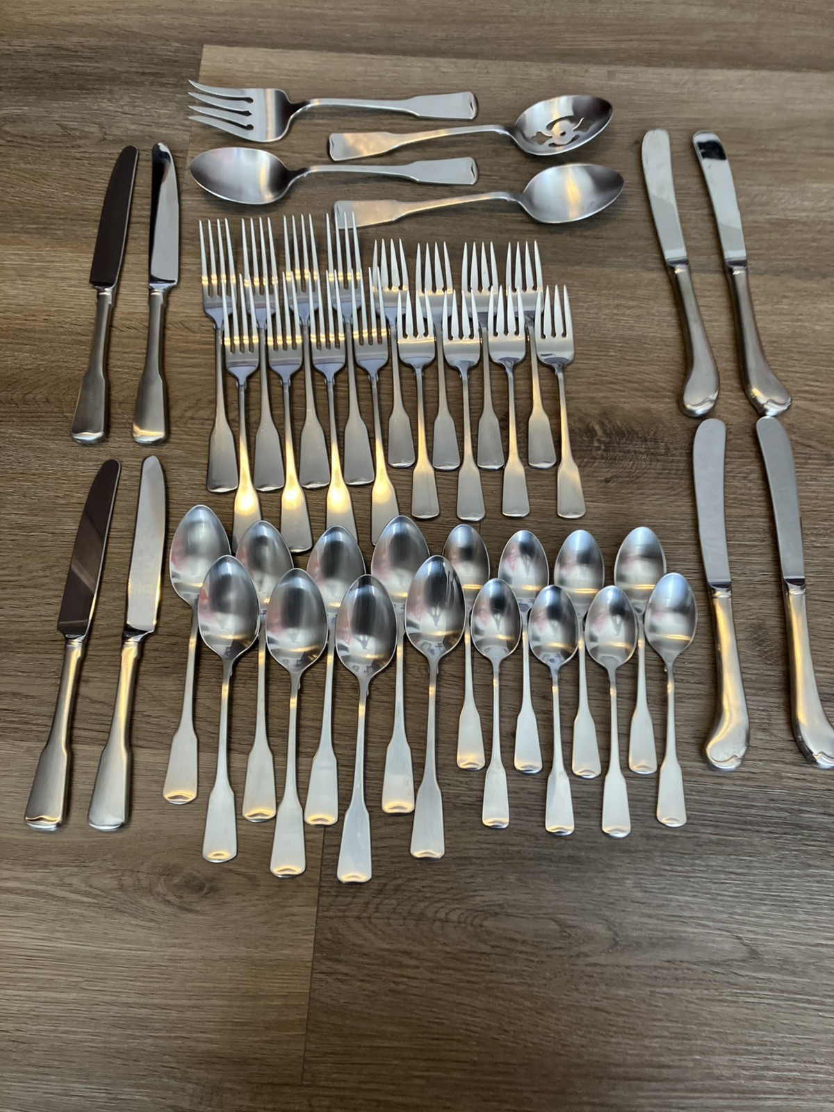 44pc Oneida Cube American Colonial Silverwear Set w/Serving Pieces Service for 8