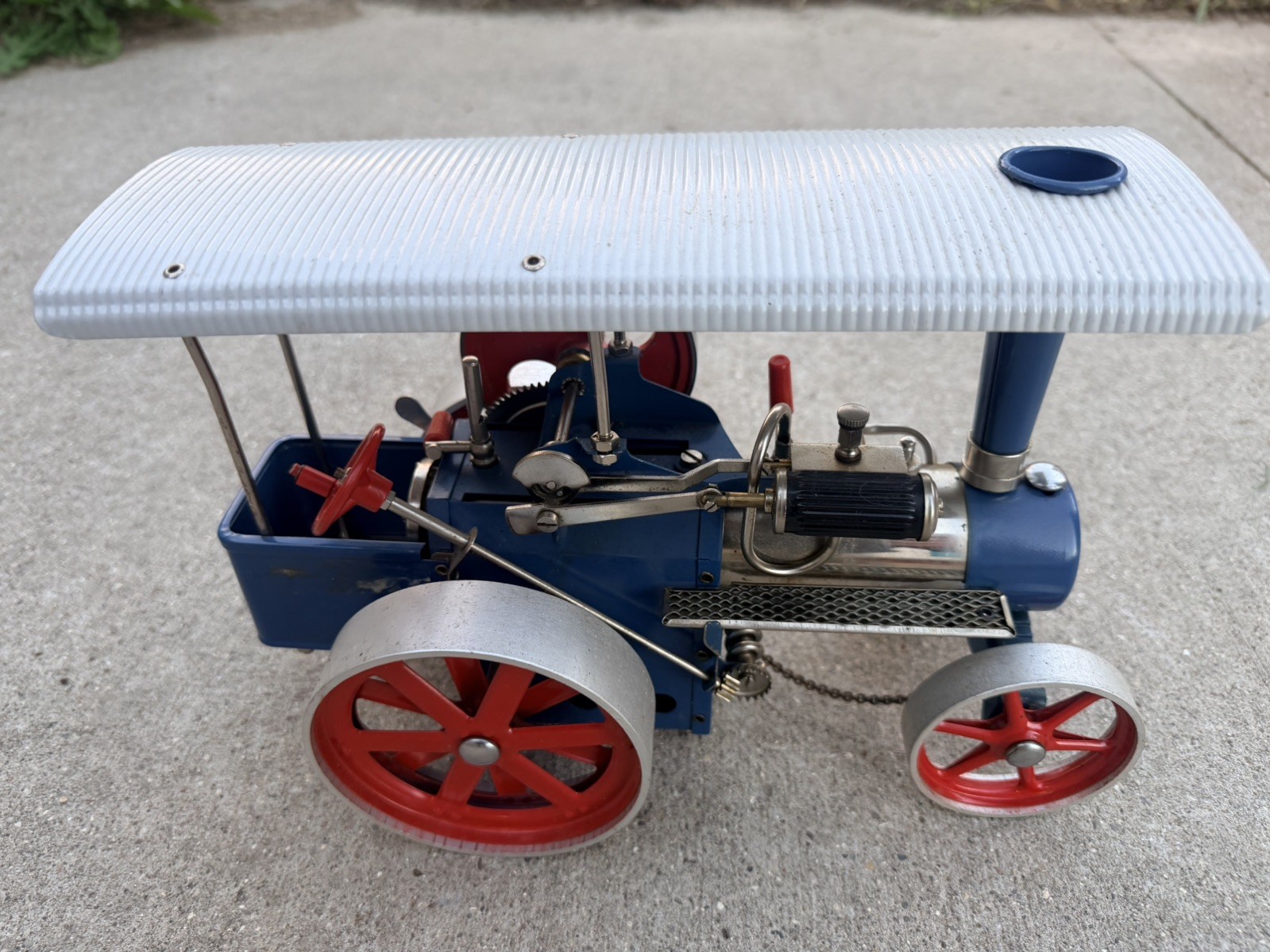 Wilesco Dampftraktor D40 Steam Tractor German Live Steam Model, Blue/Red