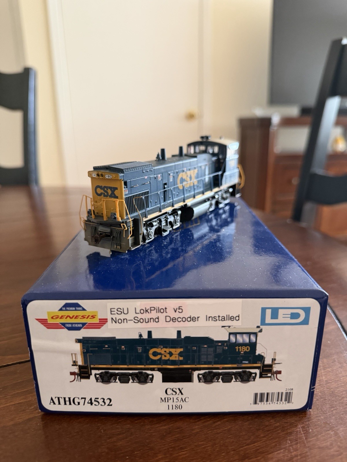 Athearn Genesis CSX MP15AC w ESU LokPilot Athearn Genesis CSX MP15AC w ESU LokPilot