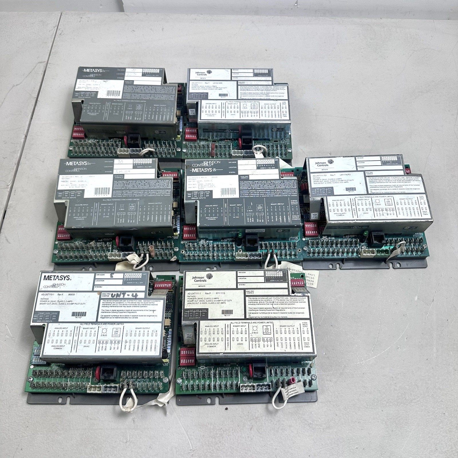 Lot x 7 Johnson Controls AS-UNT111-1 AS-UNT110-1 AS-UNT111-701 Controllers WORKS
