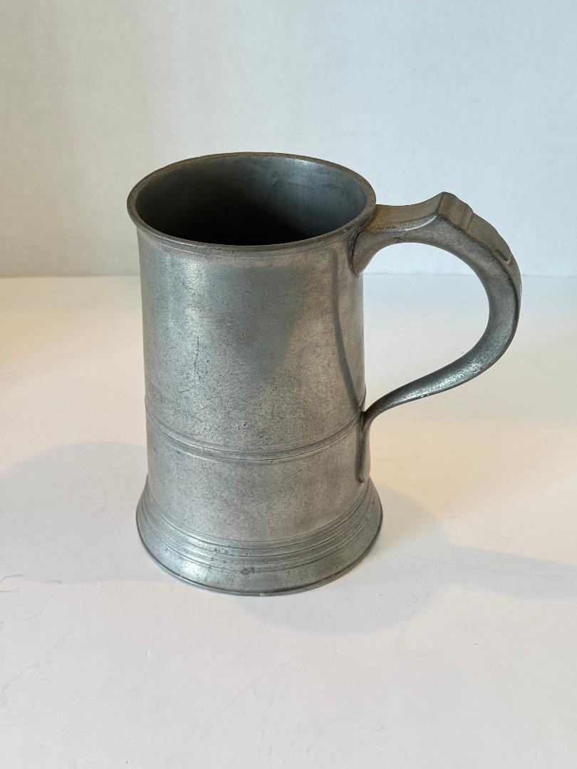 Antique pewter straight-sided lidless tankard Antique pewter straight-sided lidless tankard