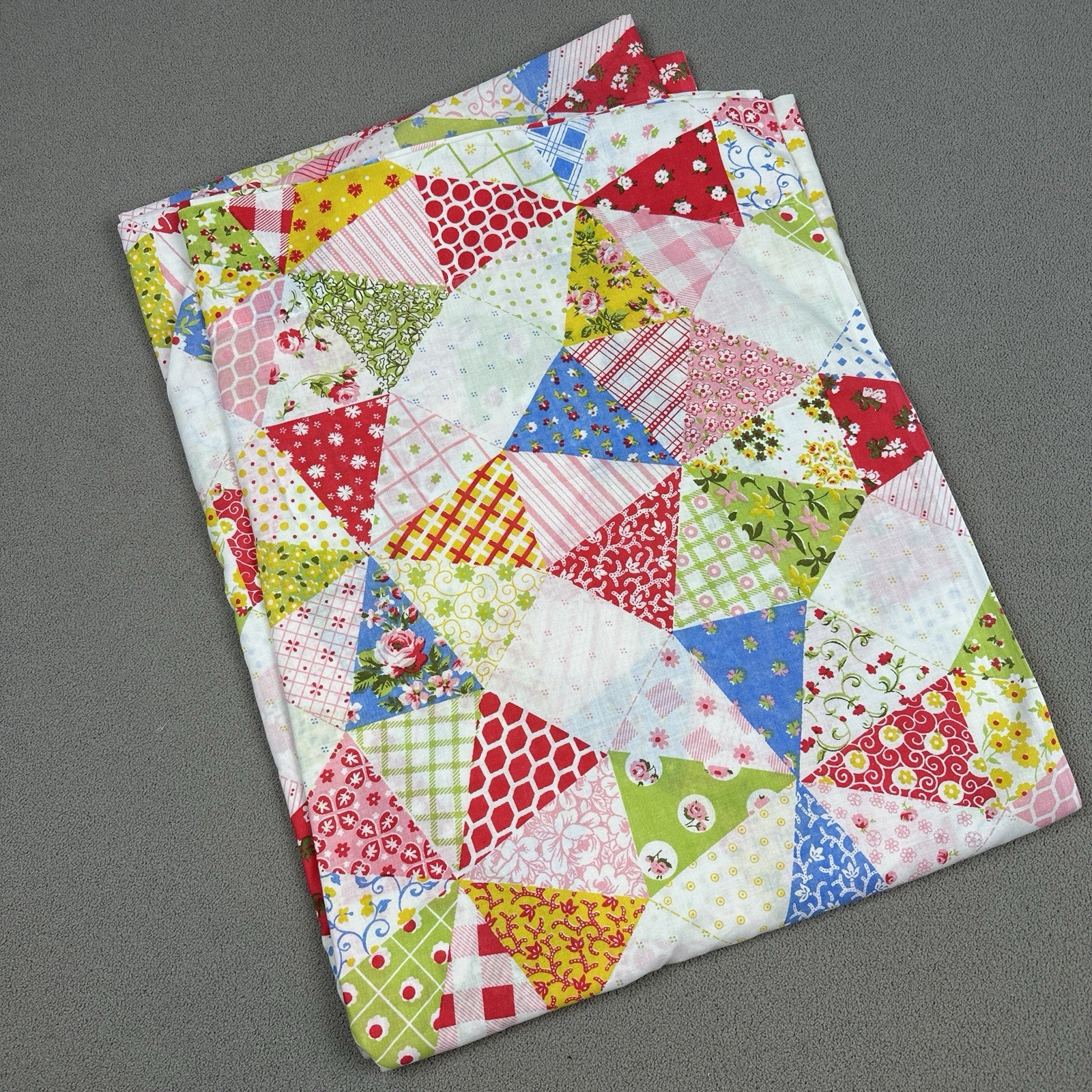 Vtg Burlington House Patchwork Kaleidoscope Quilt Print Flat Sheet 72x104” Full Vtg Burlington House Patchwork Kaleidoscope Quilt Print Flat Sheet 72x104” Full