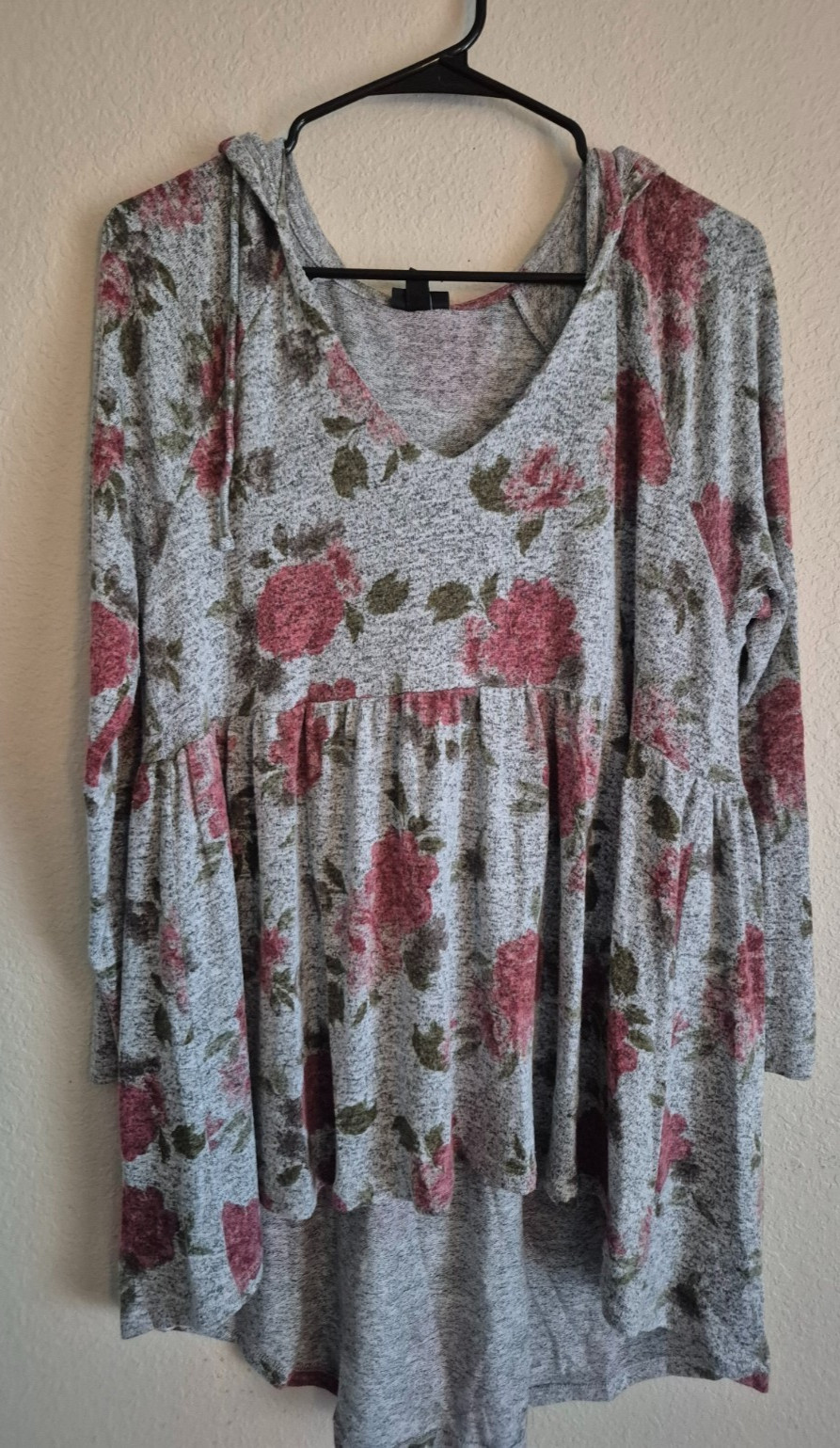 Torrid 0 Hoodie Tunic Top LS Sweater Grey Floral Plus Sz Lg. 12 Cute Torrid 0 Hoodie Tunic Top LS Sweater Grey Floral Plus Sz Lg. 12 Cute