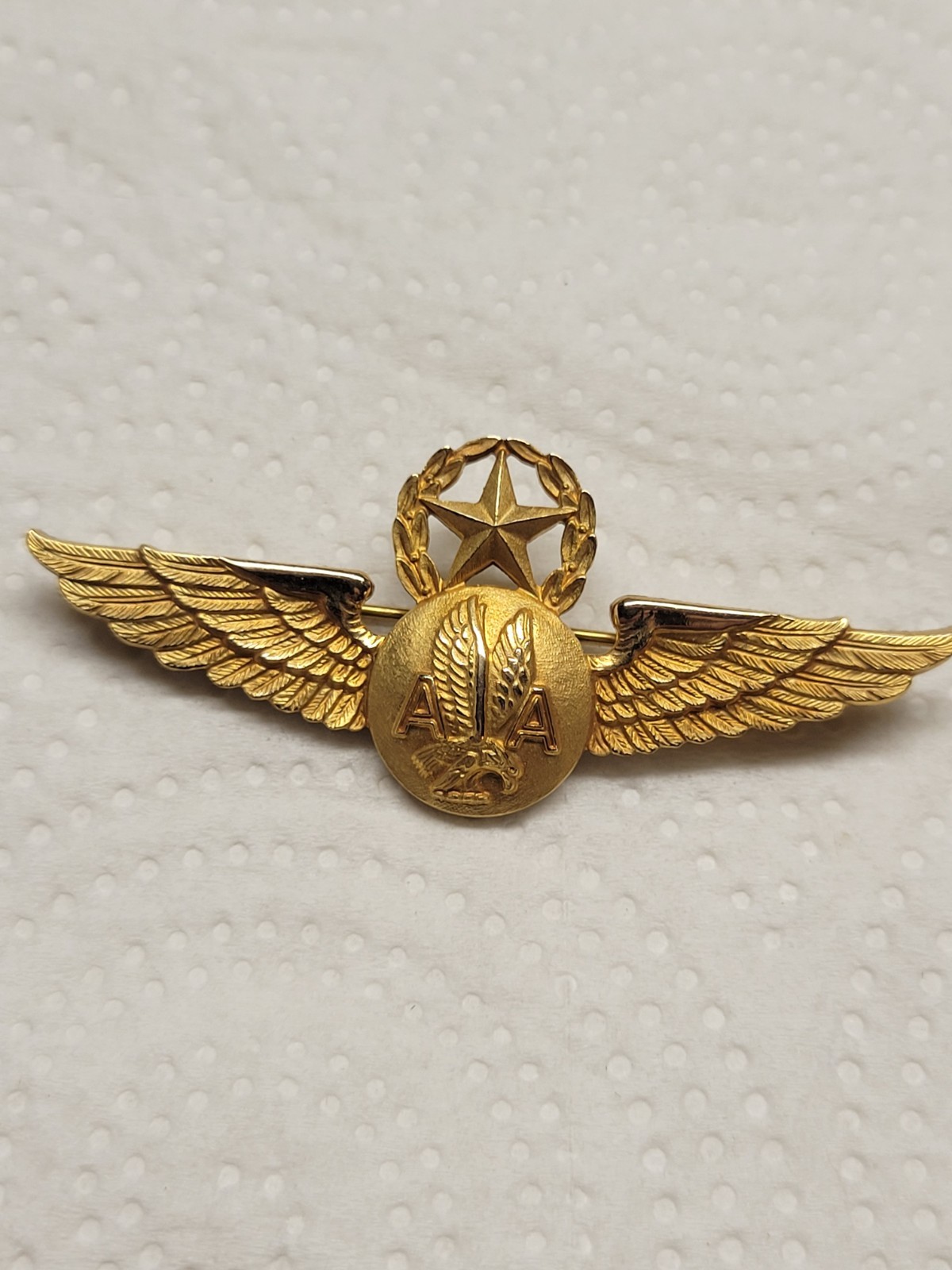 VTG AMERICAN AIRLINES 1/20th 10K GF SENIOR PILOT CREW WINGS 40s 50's AA LOGO HTF VTG AMERICAN AIRLINES 1/20th 10K GF SENIOR PILOT CREW WINGS 40s 50's AA LOGO HTF