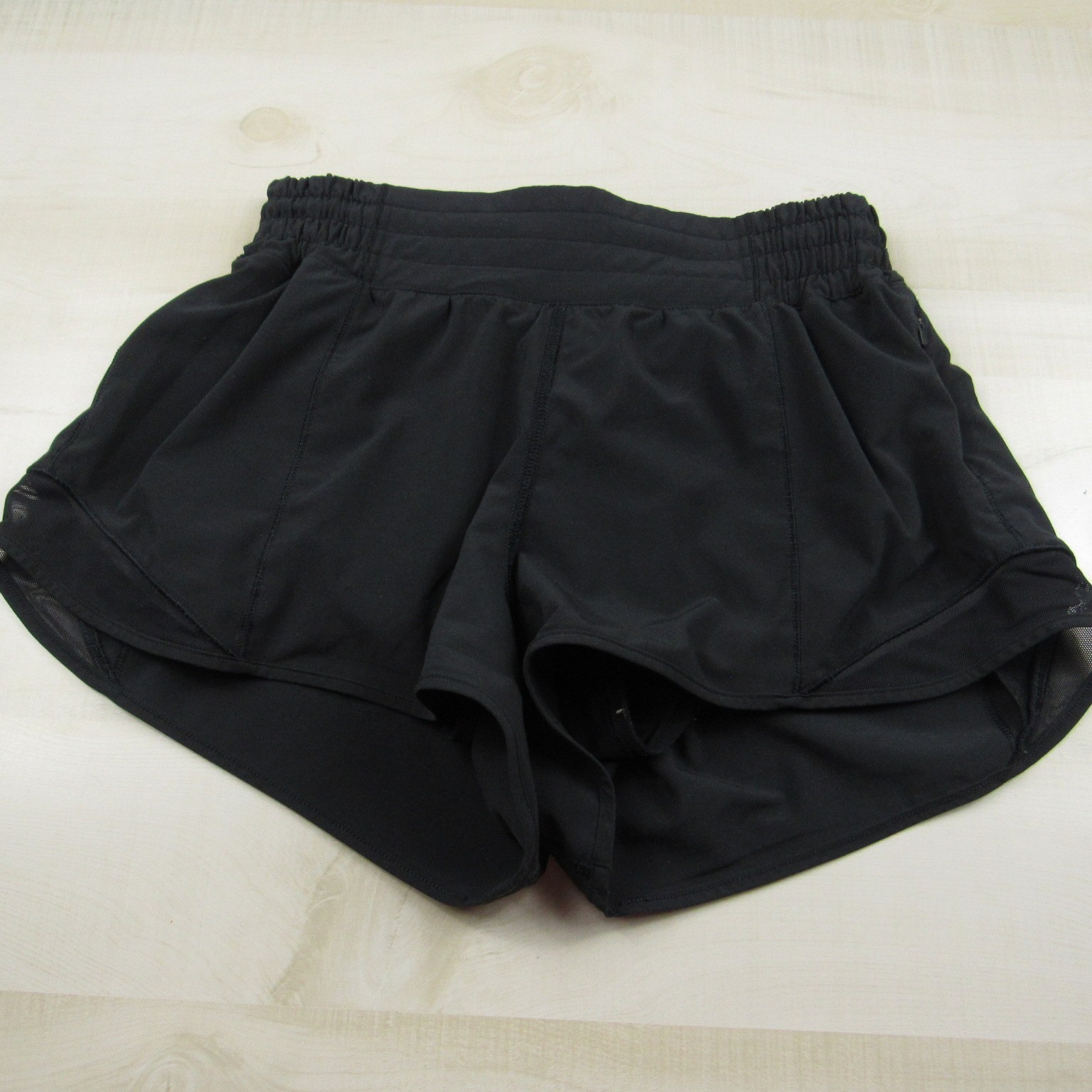 Lululemon Shorts Womens 4 Black Hotty Hot High Rise Lined Gym Yoga Active Lululemon Shorts Womens 4 Black Hotty Hot High Rise Lined Gym Yoga Active