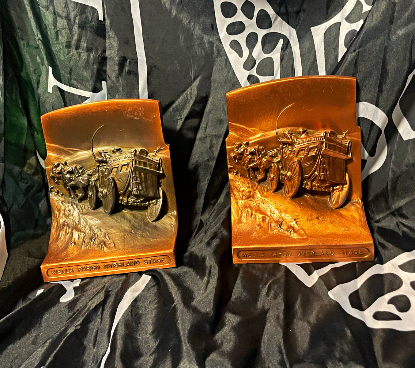 Vintage Wells Fargo Overland Stage Bookends – Matching Pair – PM Craftsman (424B Vintage Wells Fargo Overland Stage Bookends – Matching Pair – PM Craftsman (424B