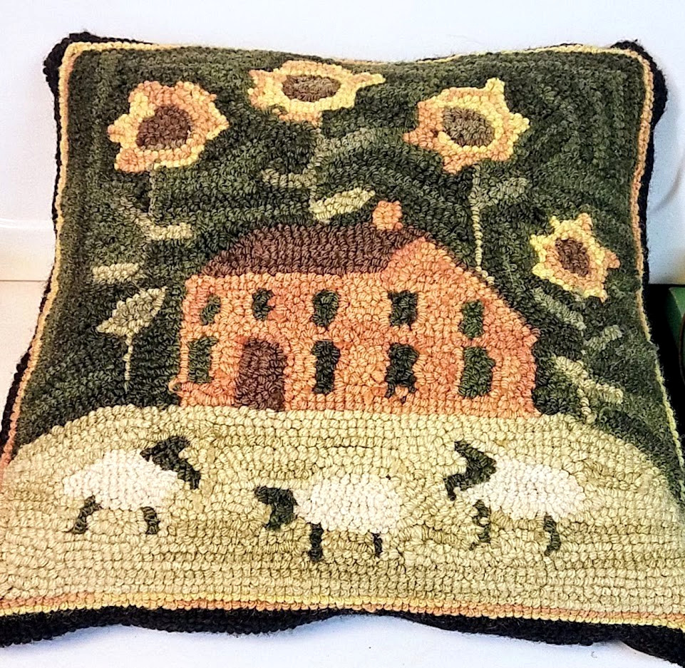 HANDCRAFTED COUNTRY-STYLE FLORAL DECOR W/ SHEEP FINISHED HOOK PILLOW 16\ HANDCRAFTED COUNTRY-STYLE FLORAL DECOR W/ SHEEP FINISHED HOOK PILLOW 16\