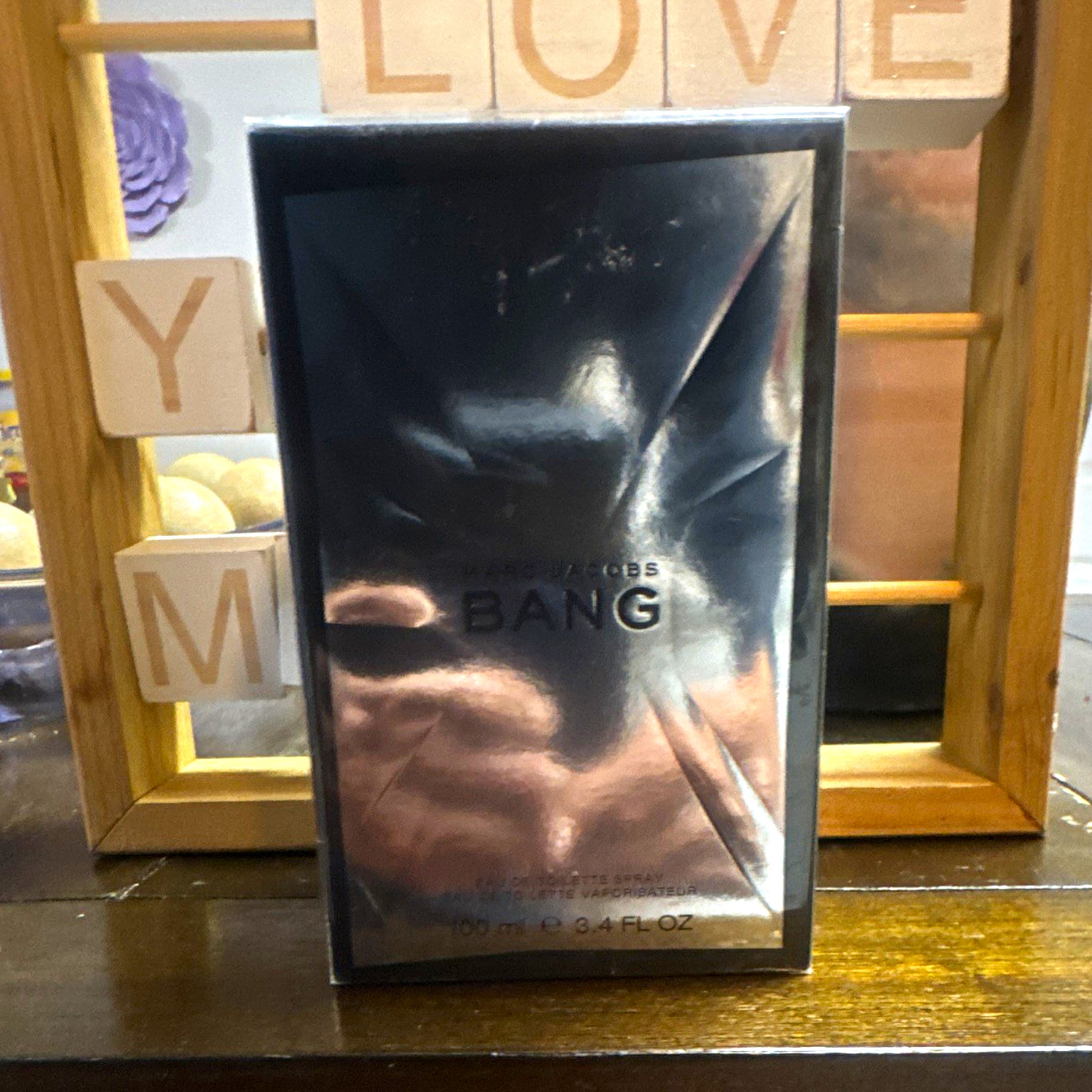 Marc Jacobs Bang Eau de Toilette Spray, Regular Size 100 ml / 3.4 fl oz Marc Jacobs Bang Eau de Toilette Spray, Regular Size 100 ml / 3.4 fl oz
