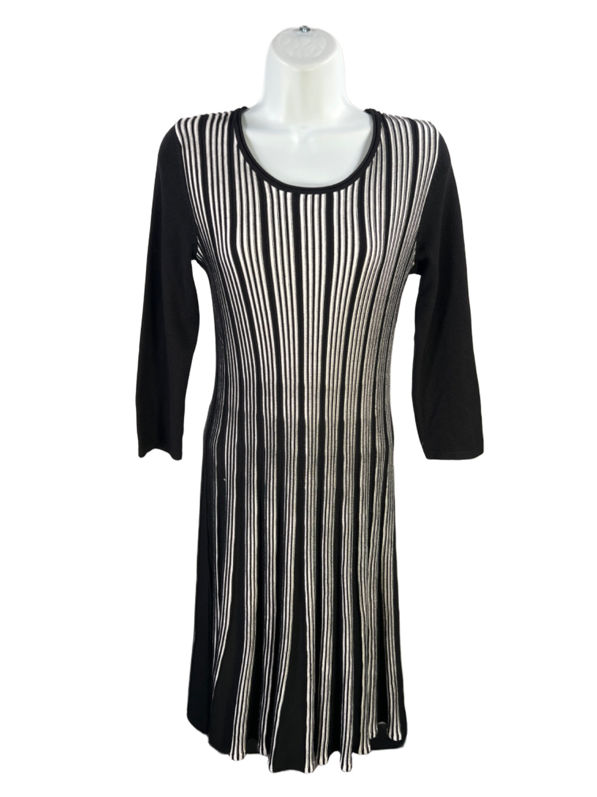 Nina Leonard Women\'s Black/White Striped 3/4 Sleeve Sweater Dress - S Nina Leonard Women\'s Black/White Striped 3/4 Sleeve Sweater Dress - S