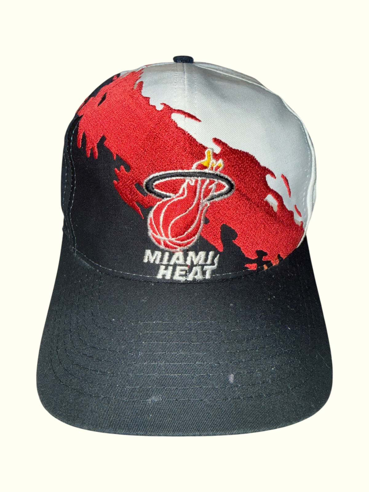 Vintage Miami Heat Splash Snapback Hat Logo Athletic 90s NBA Cap White/Black