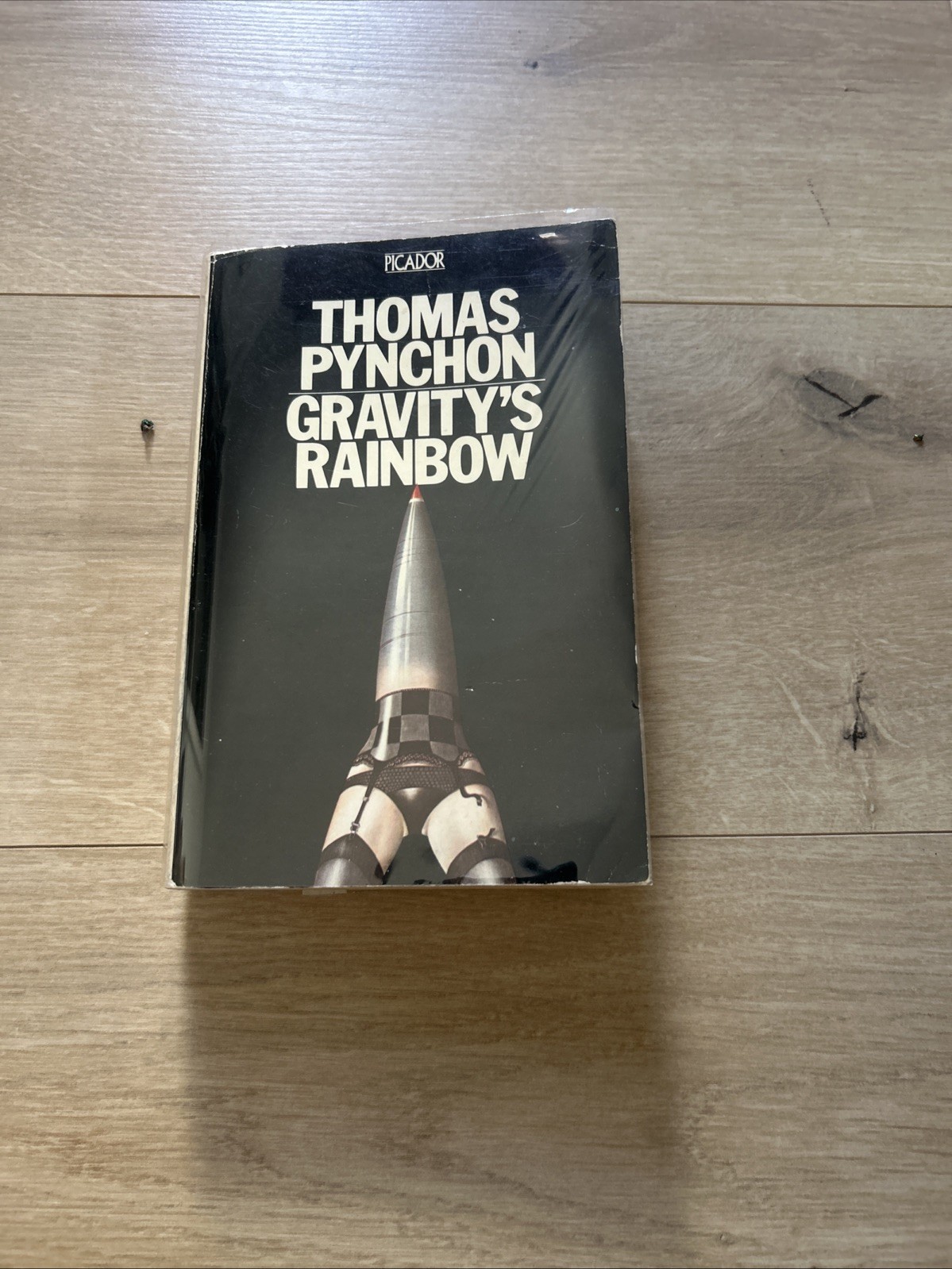 Thomas Pynchon Gravity’s Rainbow Very Rare UK Printing And Cover Thomas Pynchon Gravity’s Rainbow Very Rare UK Printing And Cover