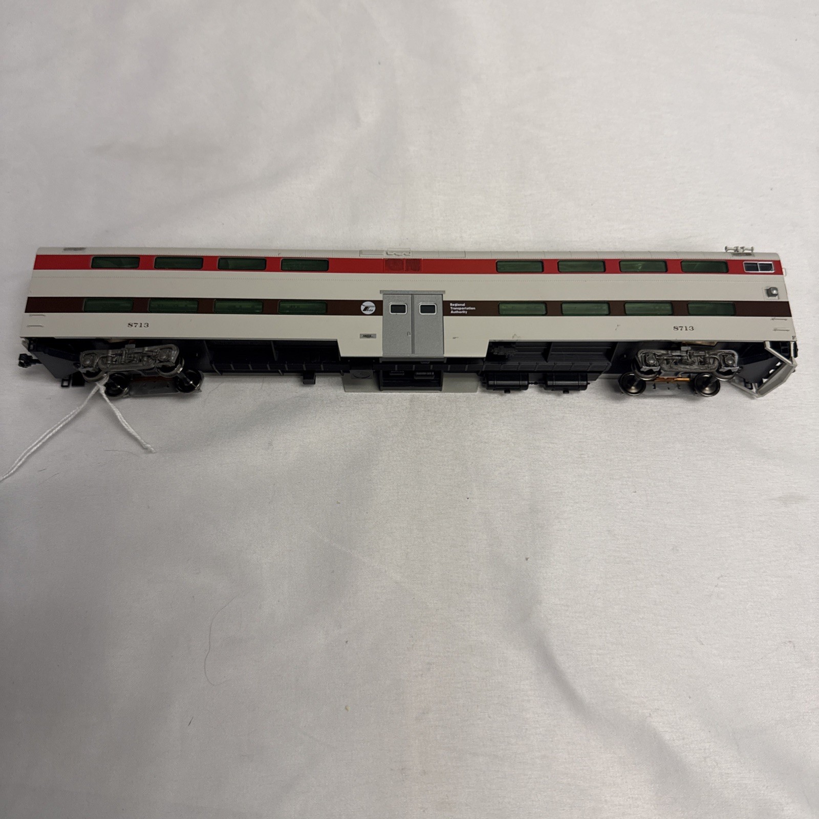 Regional Transportation Authority Rd# 8713 Kato HO Scale Bi-Level Cab Coach (NB)