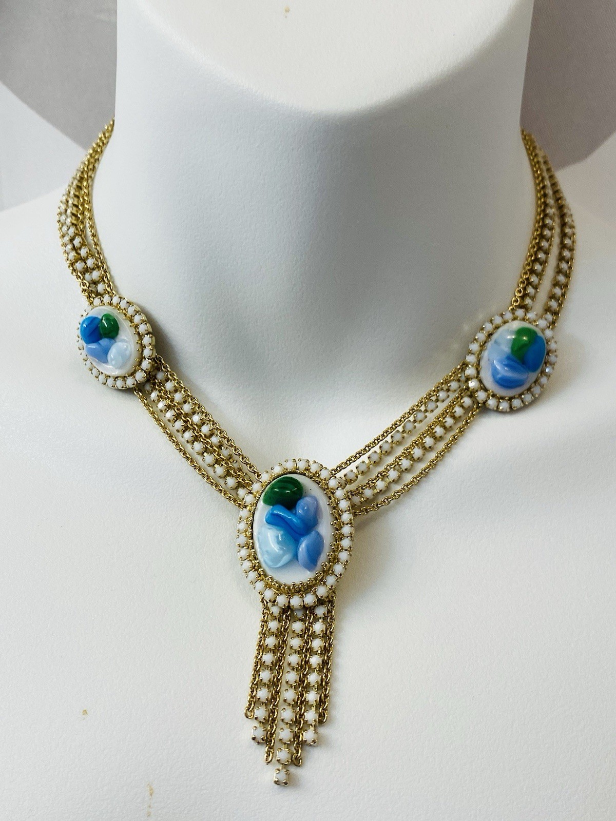 Vtg Signed Hobe’ Milk Glass Gold Tone Swag Chain Choker Necklace 1950’s -70’s ? Vtg Signed Hobe’ Milk Glass Gold Tone Swag Chain Choker Necklace 1950’s -70’s ?