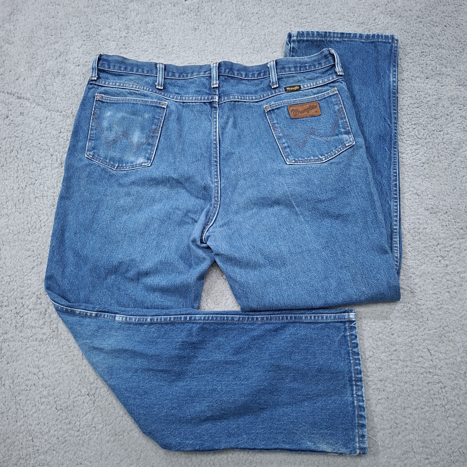 Vtg Wrangler Jeans Mens Bootcut Med Wash Blue 40x31 Good Fade Made in USA Vtg Wrangler Jeans Mens Bootcut Med Wash Blue 40x31 Good Fade Made in USA
