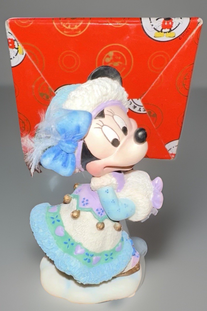 Enesco Disney Minnie Mouse Ice Skating 
