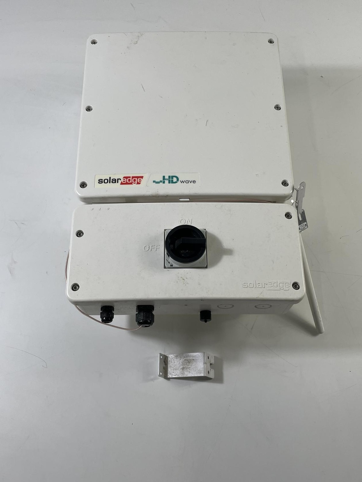 SolarEdge SE10000H-US000BEU4 HD-Wave Single Phase Grid-Tie Inverter 10000W 240VA SolarEdge SE10000H-US000BEU4 HD-Wave Single Phase Grid-Tie Inverter 10000W 240VA