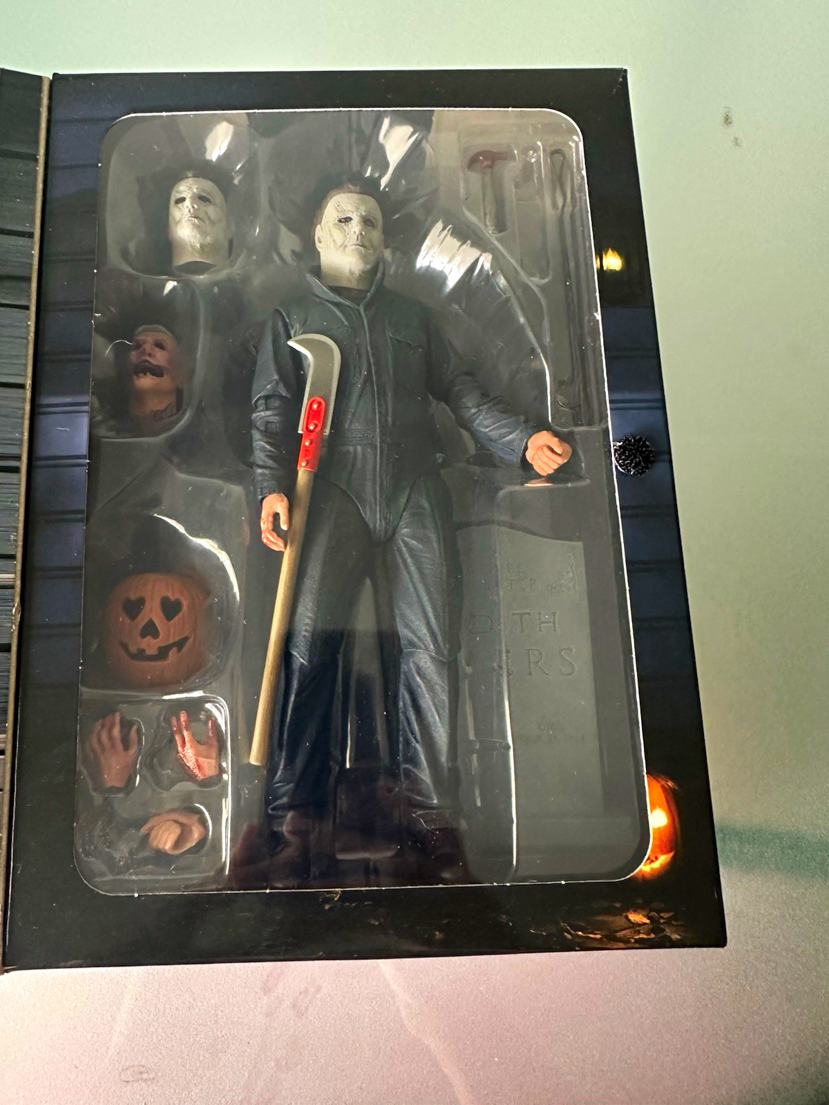 Michael Myers Halloween Action Figure Boxed Alt Head Axe Set NECA Ultimate Michael Myers Halloween Action Figure Boxed Alt Head Axe Set NECA Ultimate