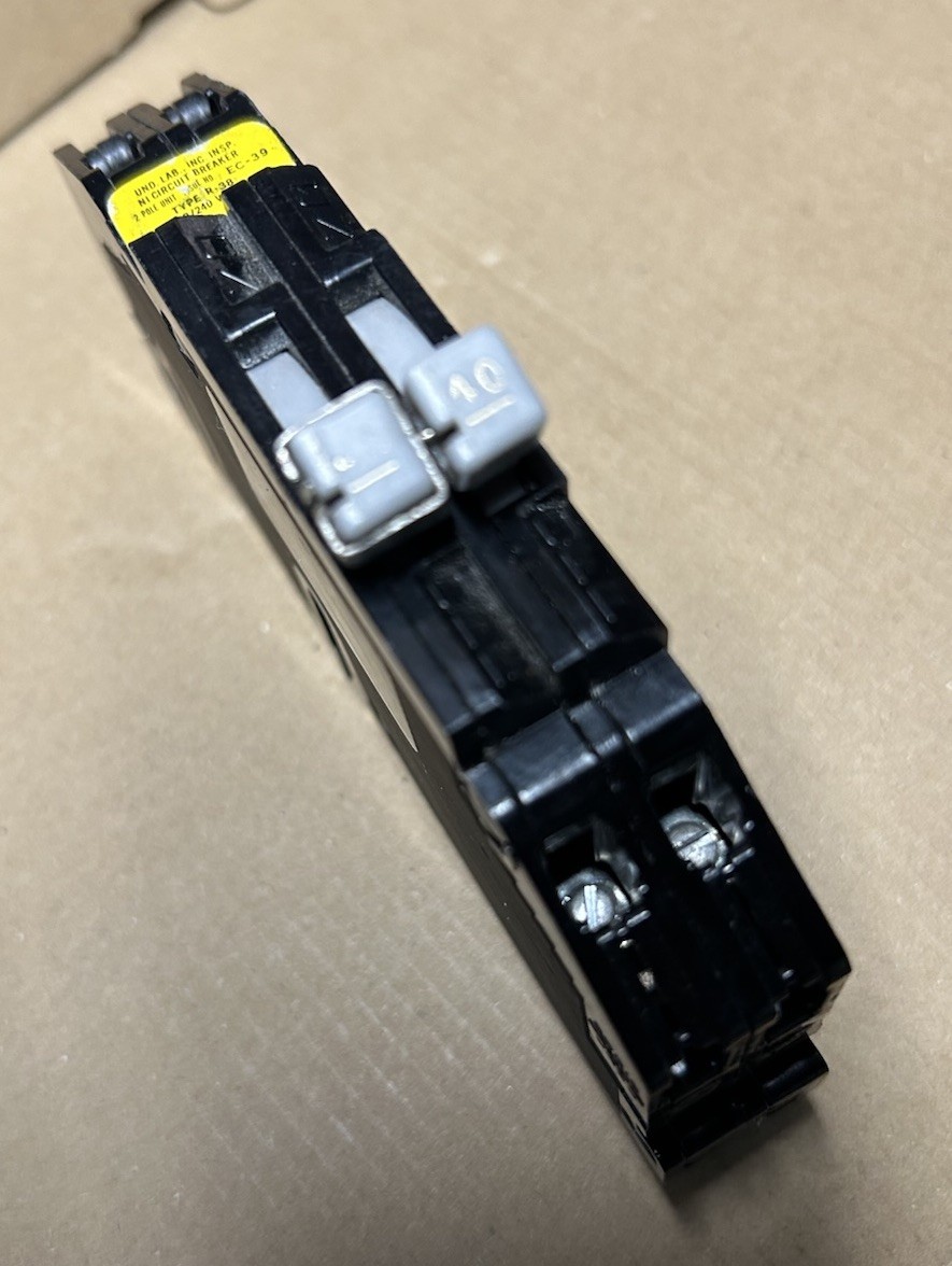 Zinsco GTE Sylvania 2 Pole Breaker 40 Amp Type RC-38 240V *NEW*- Open Box Zinsco GTE Sylvania 2 Pole Breaker 40 Amp Type RC-38 240V *NEW*- Open Box