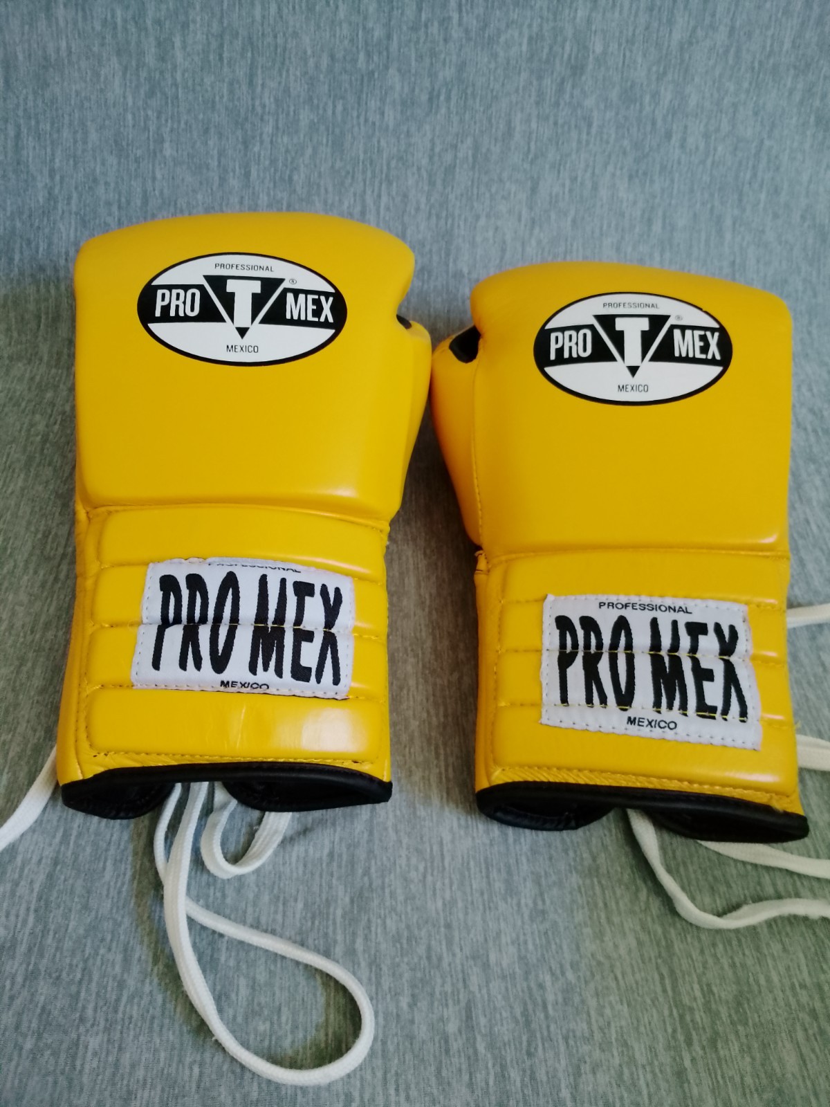 PRO MEX PROFESSIONAL BOXING GLOVES 16 OZ YELLOW LEATHER SPARRING LACE UP