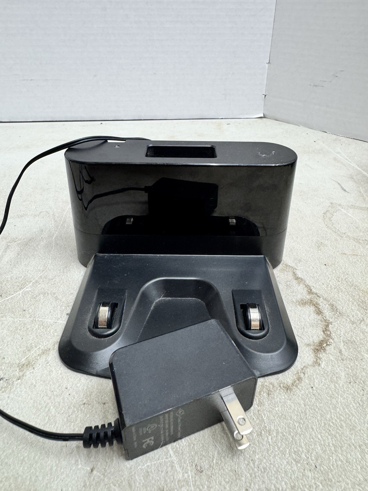 IONVAC SmartClean Robovac 2000 Charging Base & Power Adapter Replacement 19V IONVAC SmartClean Robovac 2000 Charging Base & Power Adapter Replacement 19V