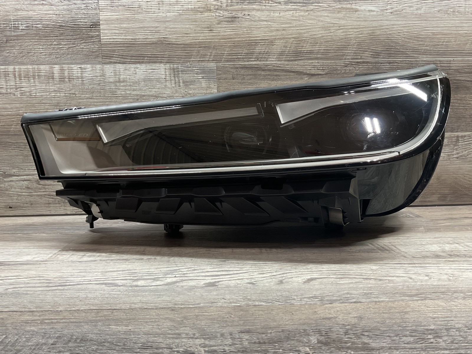 USED - 2022-2025 BMW IX L Headlamp LED - OEM USED - 2022-2025 BMW IX L Headlamp LED - OEM