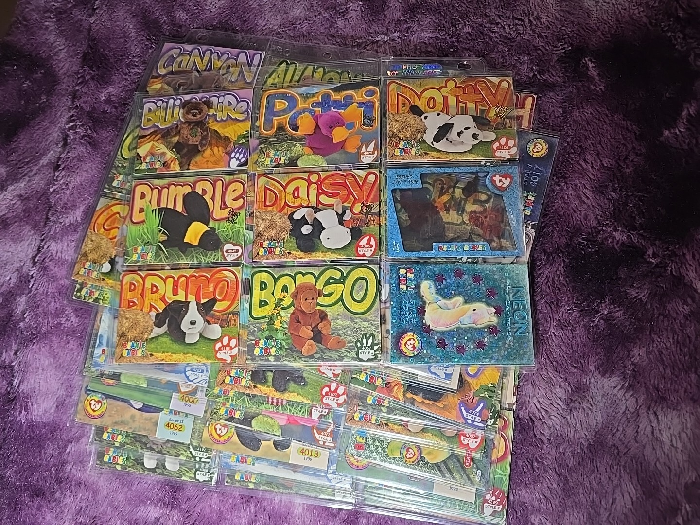 100+ Beanie Babies Trading Cards In Protectors 1996-1999 Vintage-Mint Condition 100+ Beanie Babies Trading Cards In Protectors 1996-1999 Vintage-Mint Condition