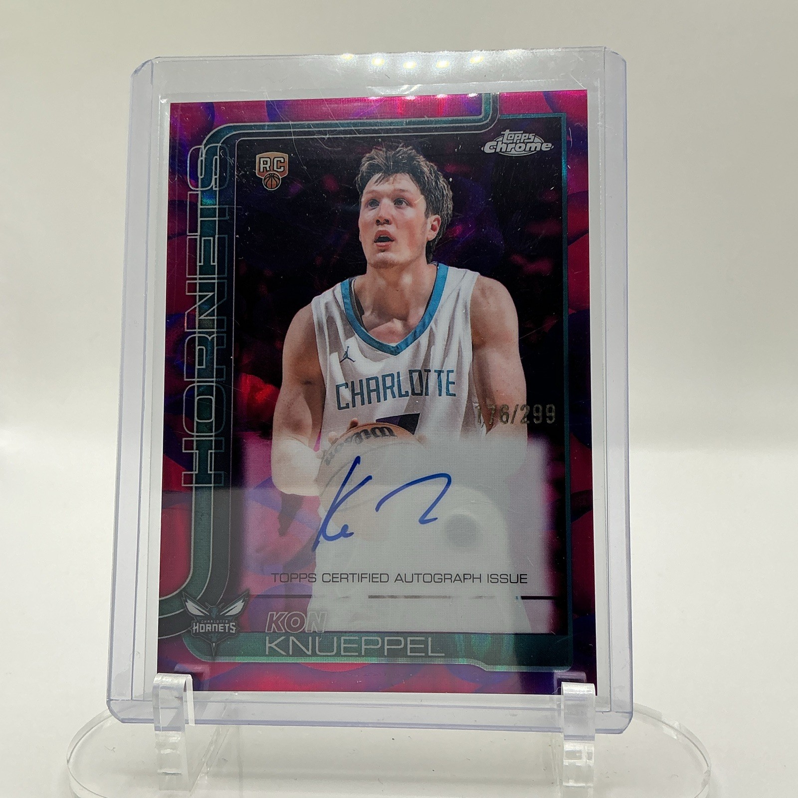 M Topps Chrome upd Kon Knueppel Rookie Autograph #TCAR-KK Hornets NBA 2025-26 M Topps Chrome upd Kon Knueppel Rookie Autograph #TCAR-KK Hornets NBA 2025-26