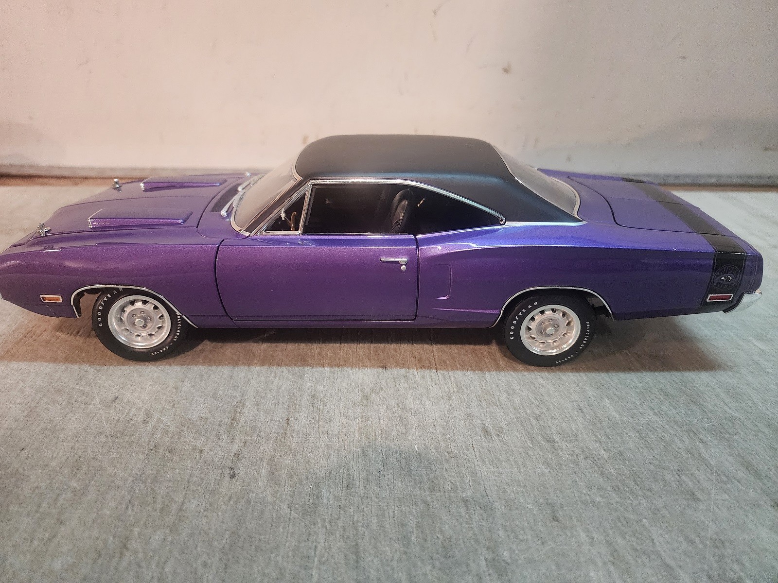 ACME GMP 1970 SUPER BEE PLUM CRAZY - ACME EXCLUSIVE-18860-B - VERY SCARCE - READ