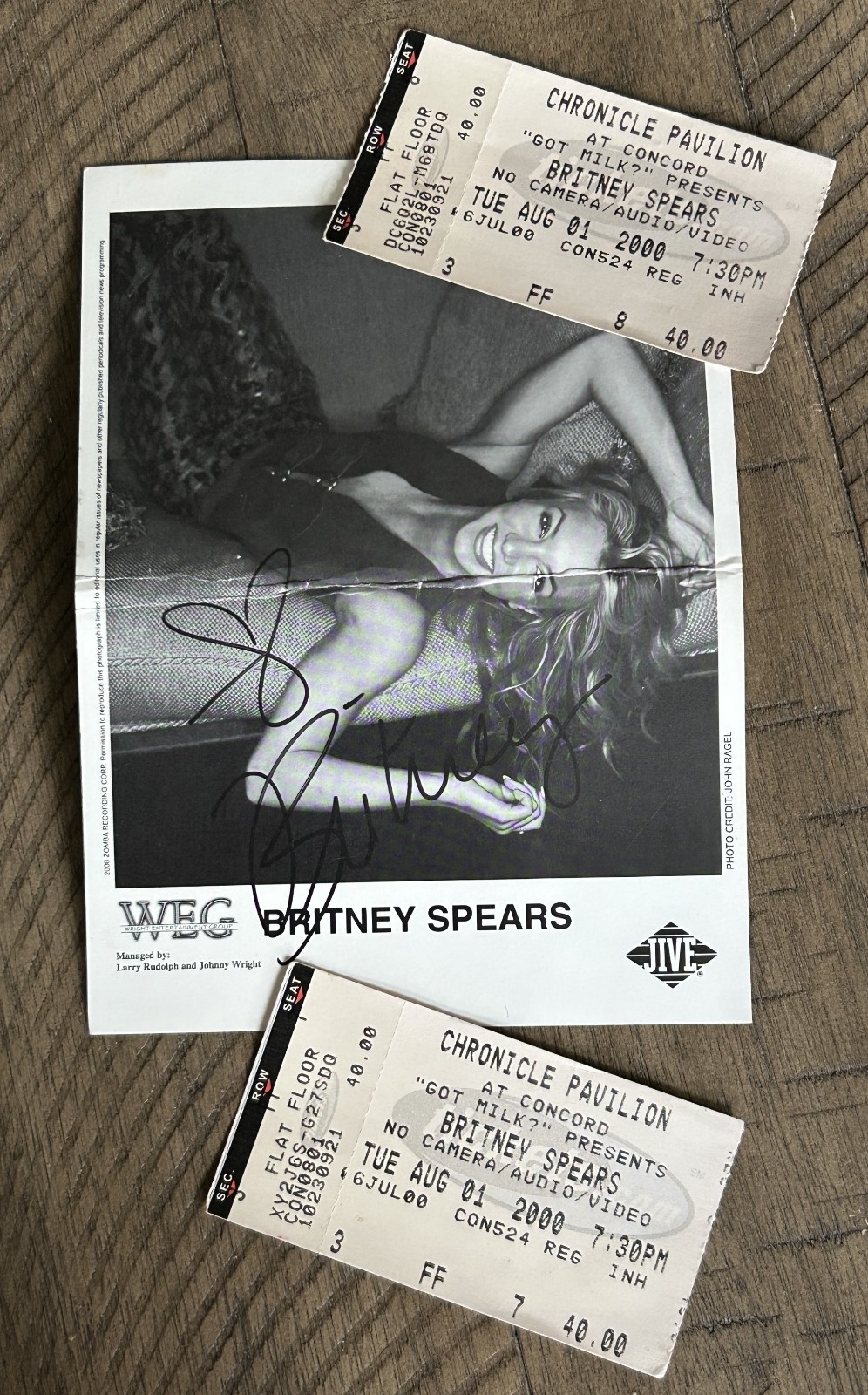 Vintage Britney Spears 2000 Memorabilia Bundle – Chronicle Pavilion Floor Set Vintage Britney Spears 2000 Memorabilia Bundle – Chronicle Pavilion Floor Set