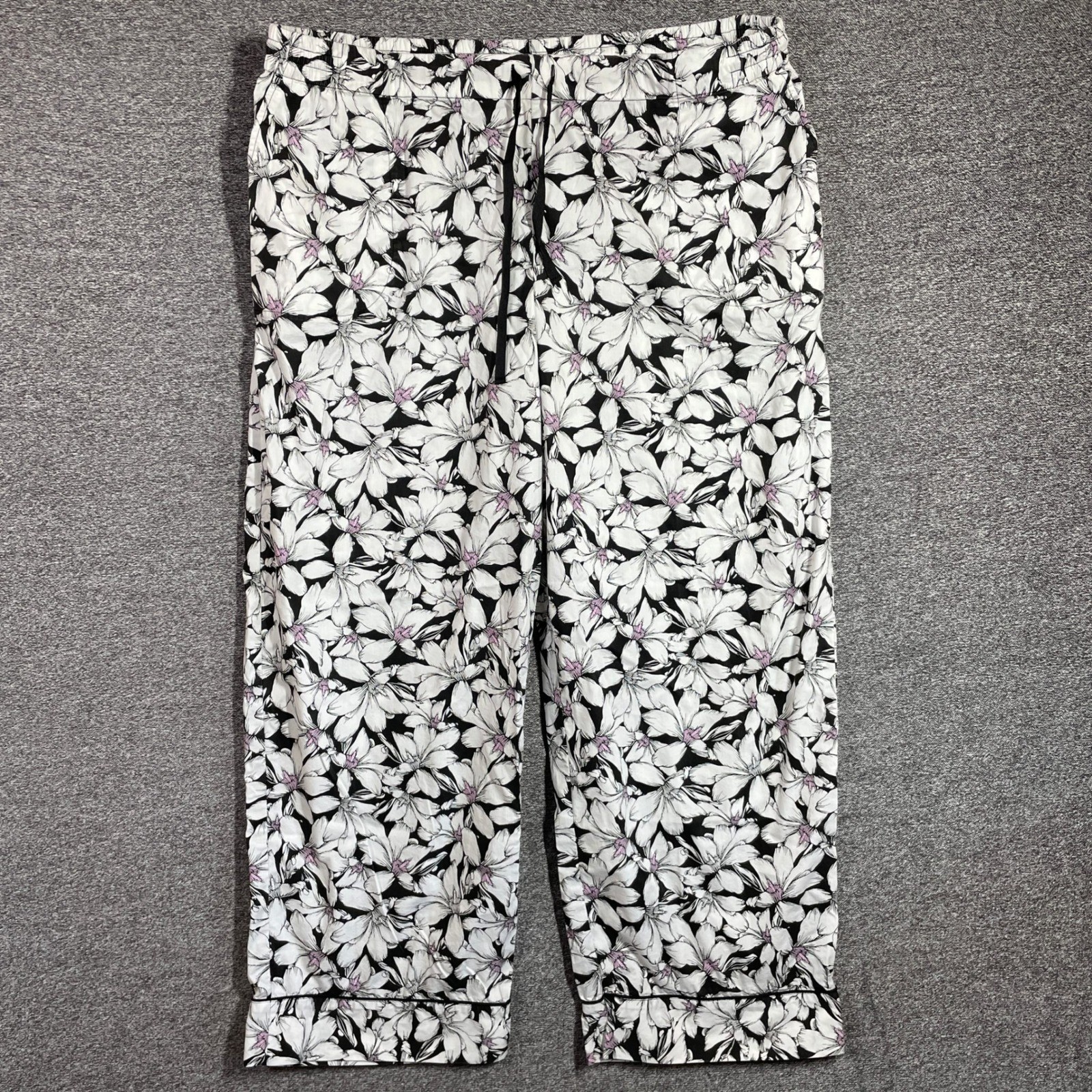 Soma Pajama Pants Womens XL Black White Floral Print Cropped Wide Leg Cotton Soma Pajama Pants Womens XL Black White Floral Print Cropped Wide Leg Cotton
