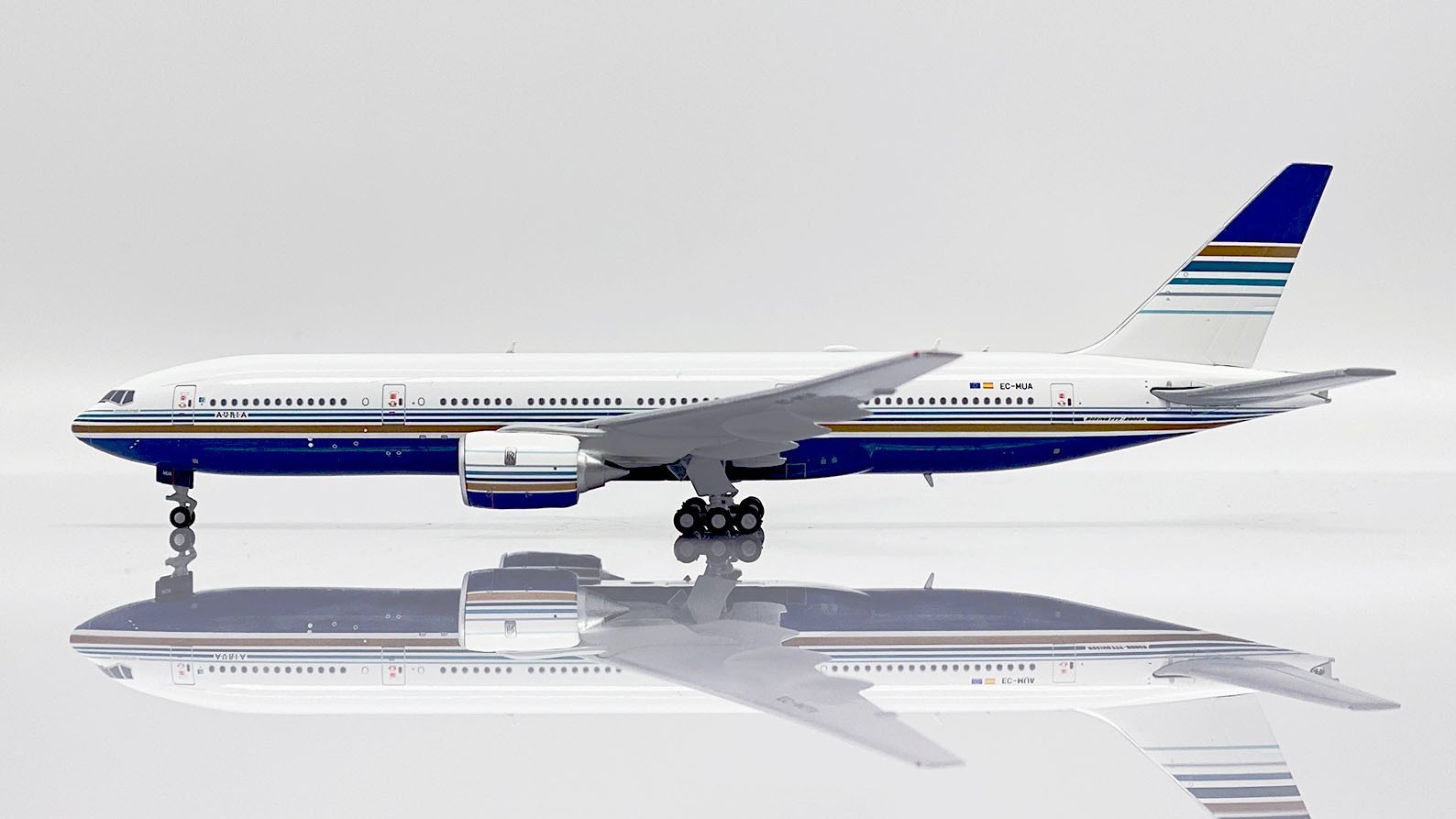 Privilege Style Boeing 777-200ER EC-MUA JC Wings JC4PVG0058 XX40058 Scale 1:400 Privilege Style Boeing 777-200ER EC-MUA JC Wings JC4PVG0058 XX40058 Scale 1:400