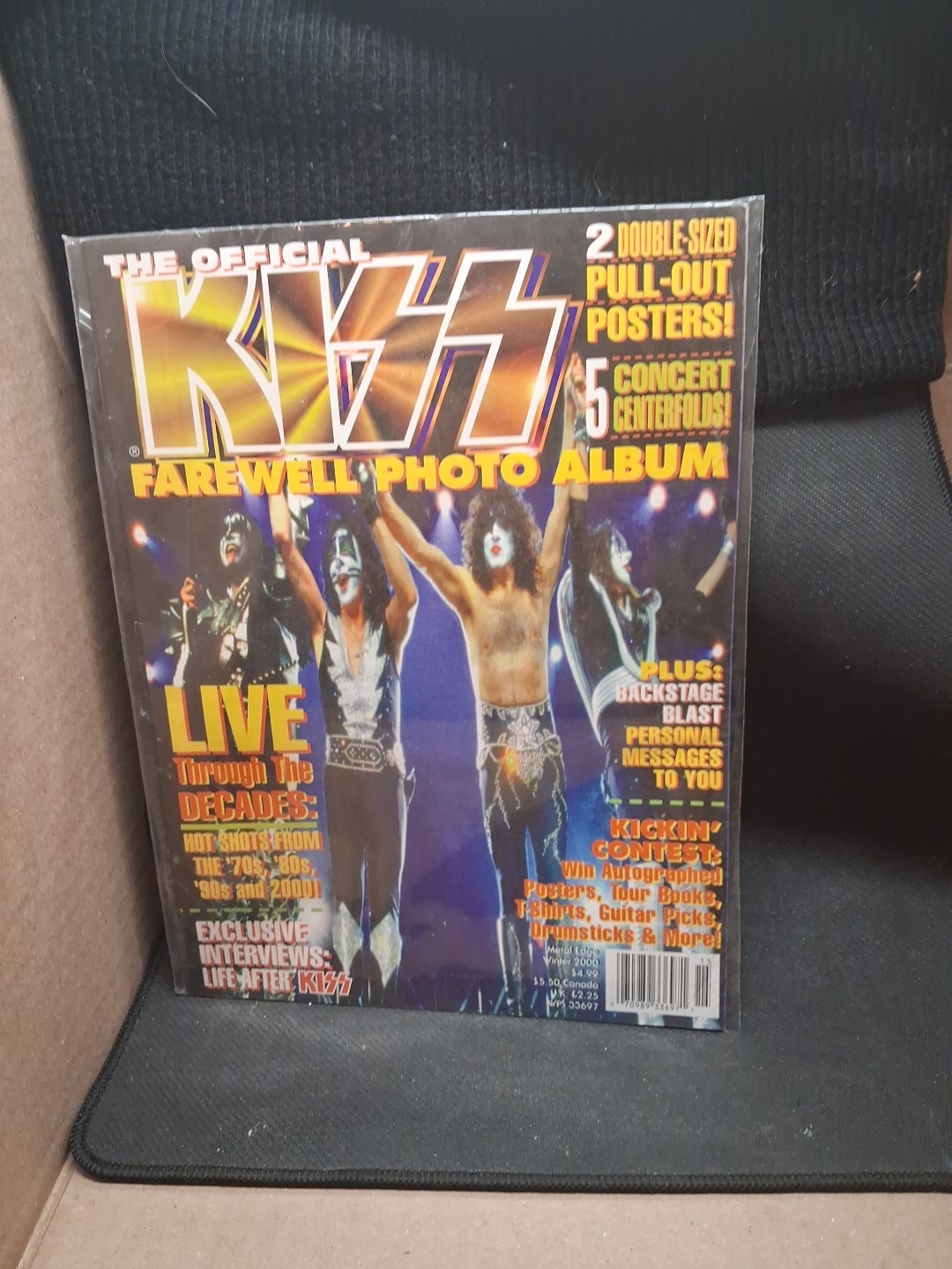 KISS OFFICIAL FAREWELL POSTER BOOK Magazine 