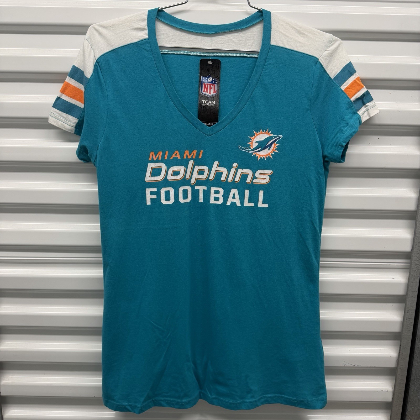 Miami Dolphins Women’s Majestic Graphic T-shirt XL New NWT NFL Vintage Teal Miami Dolphins Women’s Majestic Graphic T-shirt XL New NWT NFL Vintage Teal