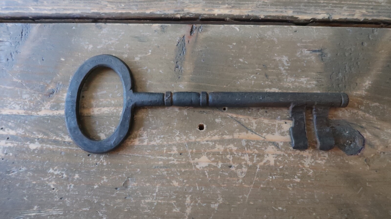 Antique Iron Skeleton Key 6 5/8\