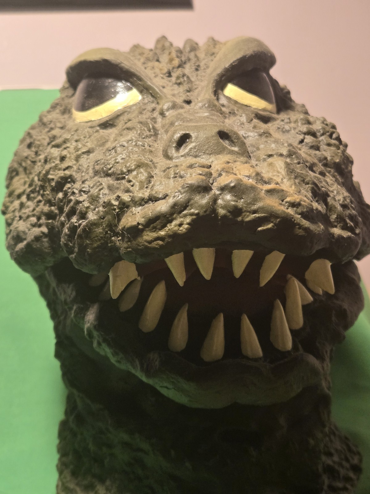 FULL HEAD LATEX - CLASSIC GODZILLA- BRAND-NEW WITHOUT TAG -RARE
