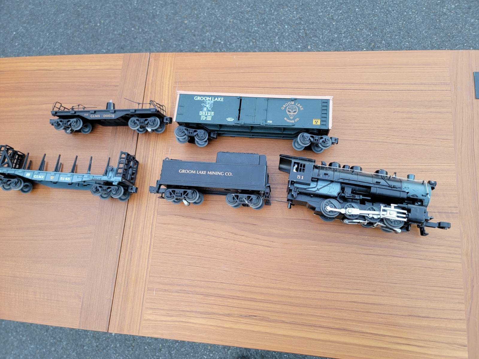 Lionel 6-30087 Groom Lake Area 51 Steam O Gauge Used #51 Conventional train set Lionel 6-30087 Groom Lake Area 51 Steam O Gauge Used #51 Conventional train set
