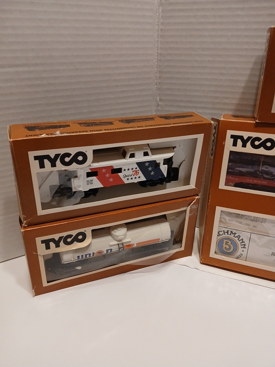 Lot Of 7 Train Cars Tyco Santa Fe Boom Crane Boom Tender See Pictures In Box 