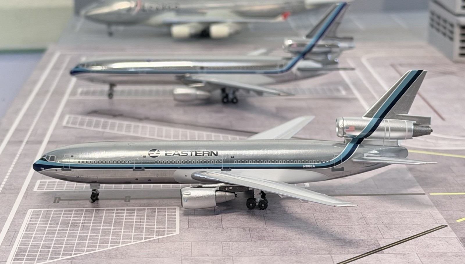 Eastern Airlines And Aeroclassics 1:400 McDonnell Douglas DC-10-30 N390EA Eastern Airlines And Aeroclassics 1:400 McDonnell Douglas DC-10-30 N390EA