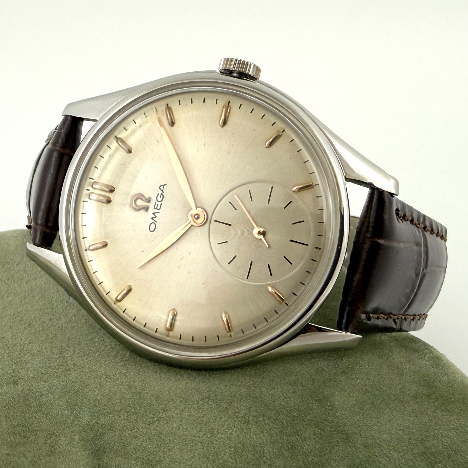 OVERSIZED OMEGA REF 2505 STEEL 38MM MANUAL WIND BEAUTIFUL SWISS GENTS WATCH