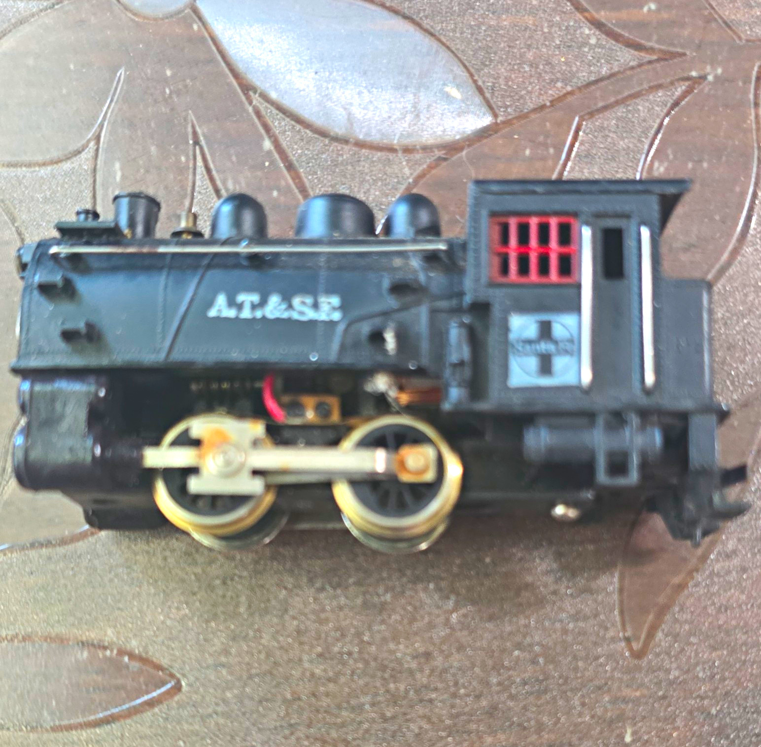 Rivarossi HO 0-4-0 AT&SF Santa Fe Steam Locomotive DC Analog MPN 1357 Rivarossi HO 0-4-0 AT&SF Santa Fe Steam Locomotive DC Analog MPN 1357