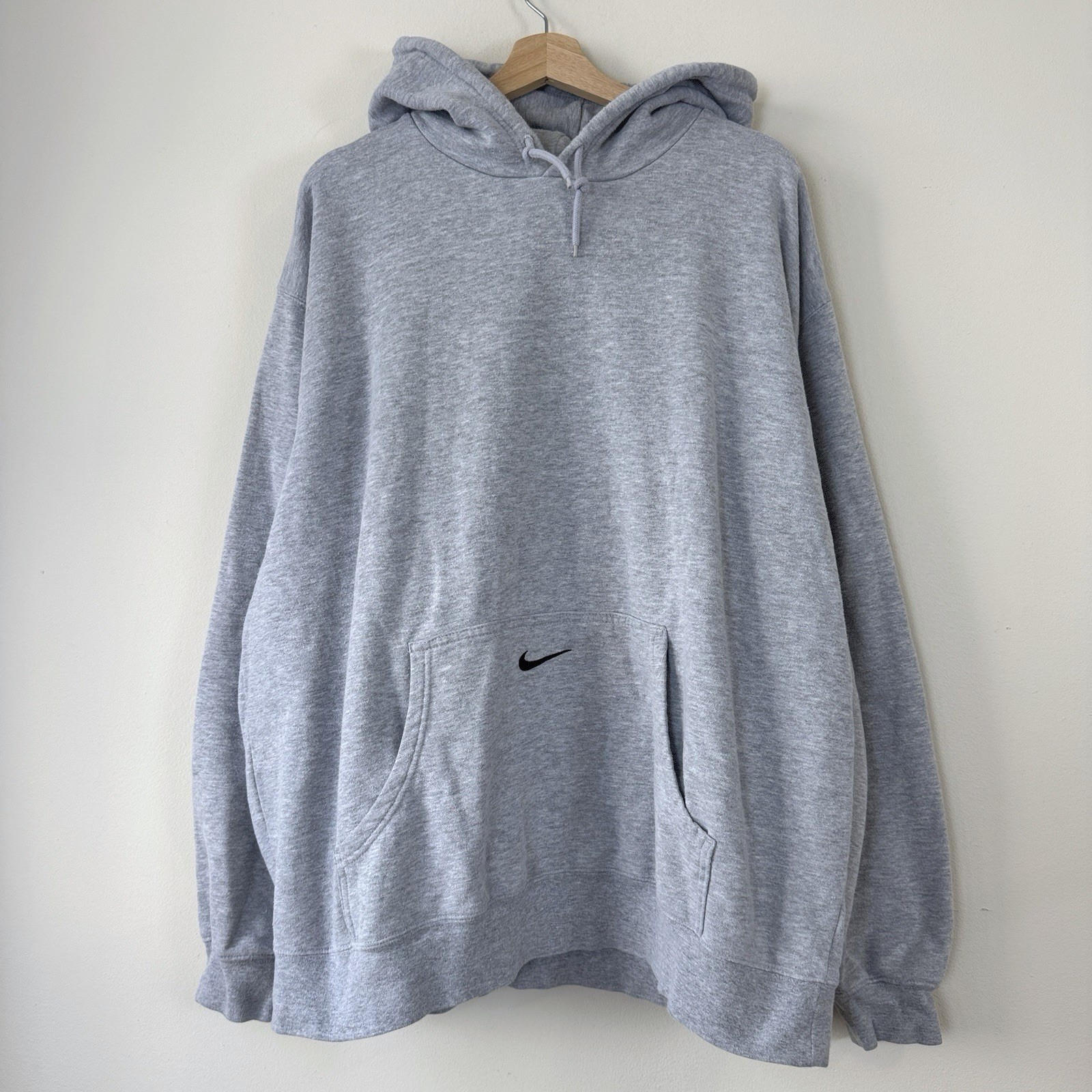 Vintage 2000\'s Nike Center Swoosh Pocket Embroidered y2k Grey Hoodie - XXL Vintage 2000\'s Nike Center Swoosh Pocket Embroidered y2k Grey Hoodie - XXL