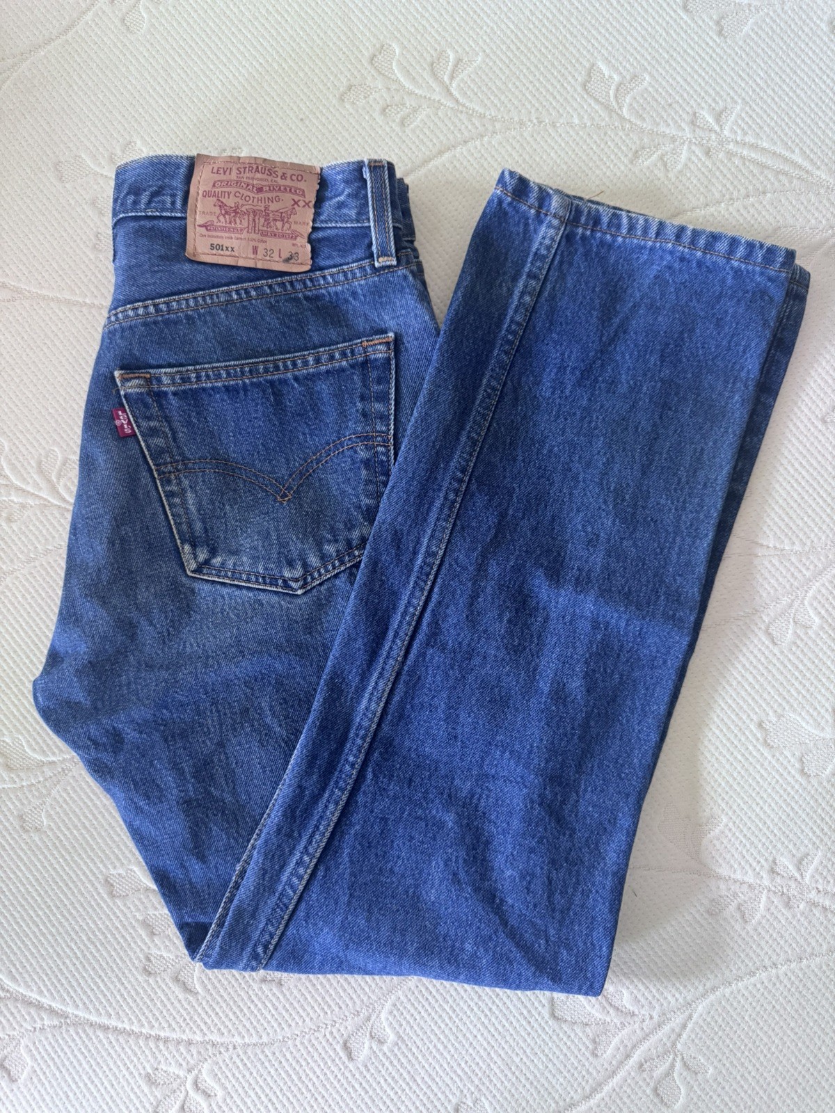 Levis 501xx Denim Jeans Pants Medium Wash Fits 32x30 (Tag 32x33) Made in Mexico Levis 501xx Denim Jeans Pants Medium Wash Fits 32x30 (Tag 32x33) Made in Mexico