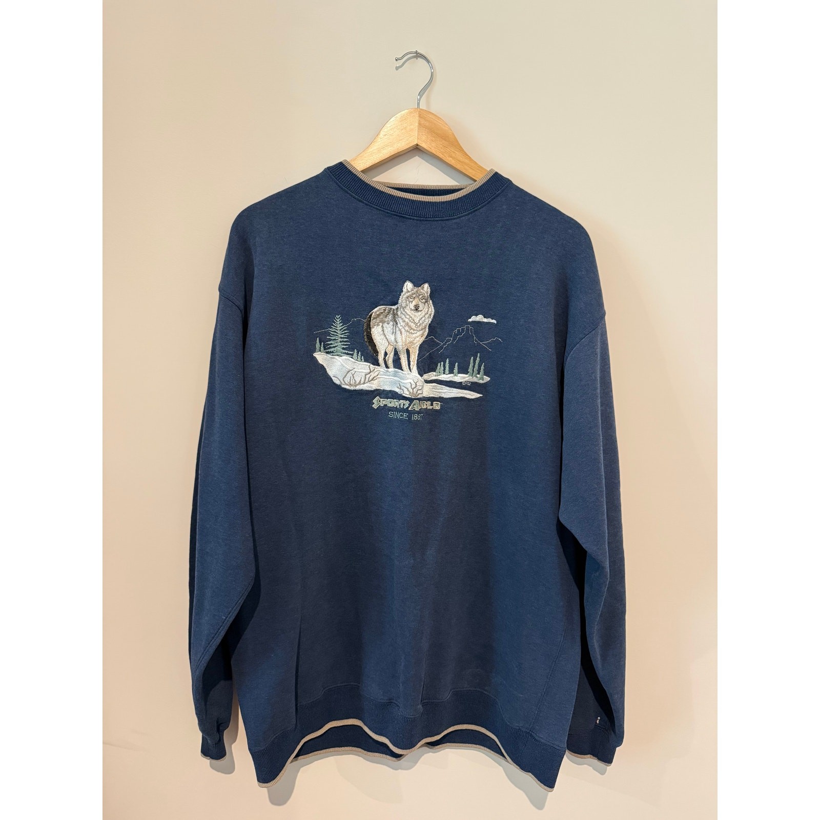 Vintage 90s Sports Afield Navy Timber Wolf Embroidered Crewneck Sweatshirt L