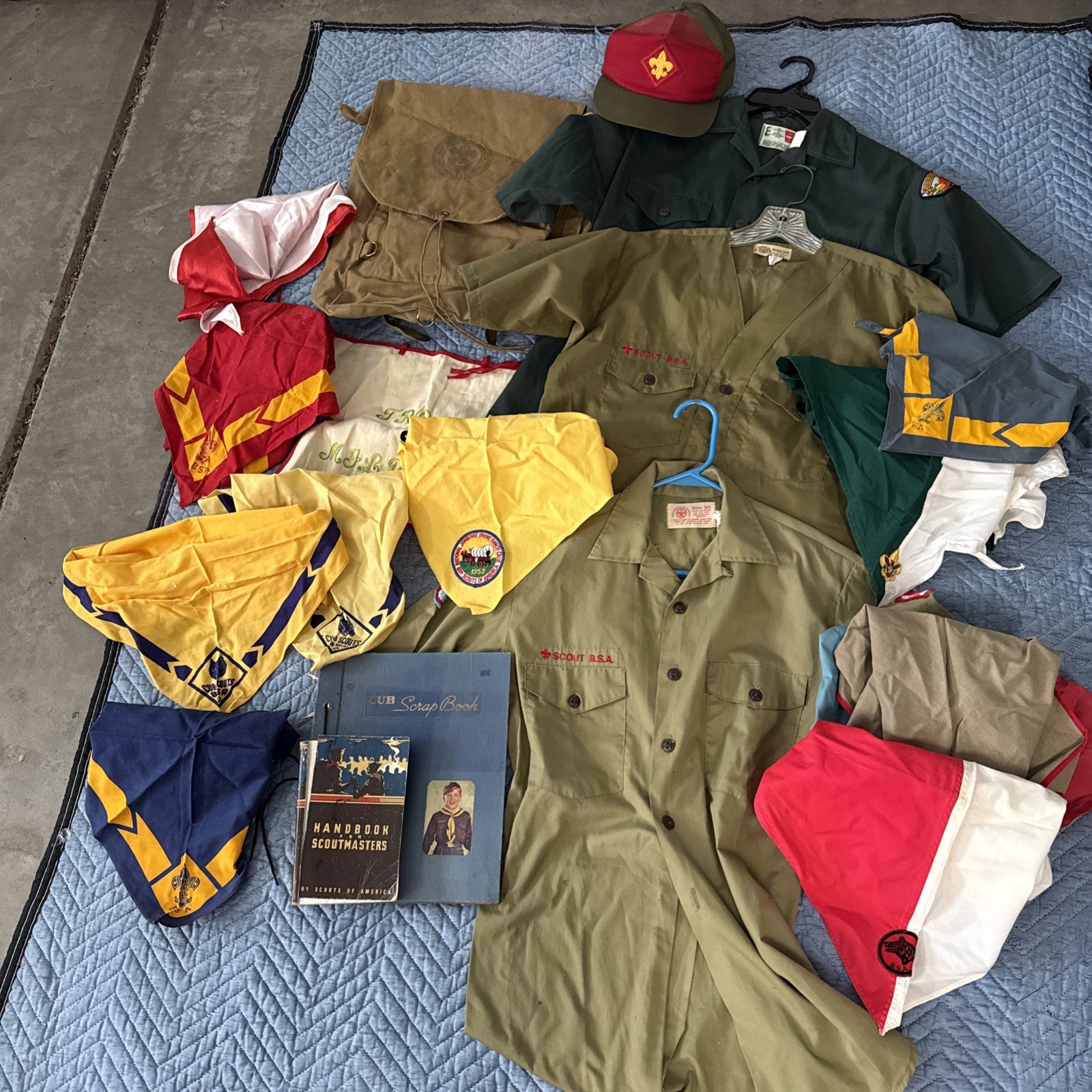 Vintage Boy Scout BSA Lot Knapsack Backpack Shirts Neckerchief Hat Books Vintage Boy Scout BSA Lot Knapsack Backpack Shirts Neckerchief Hat Books