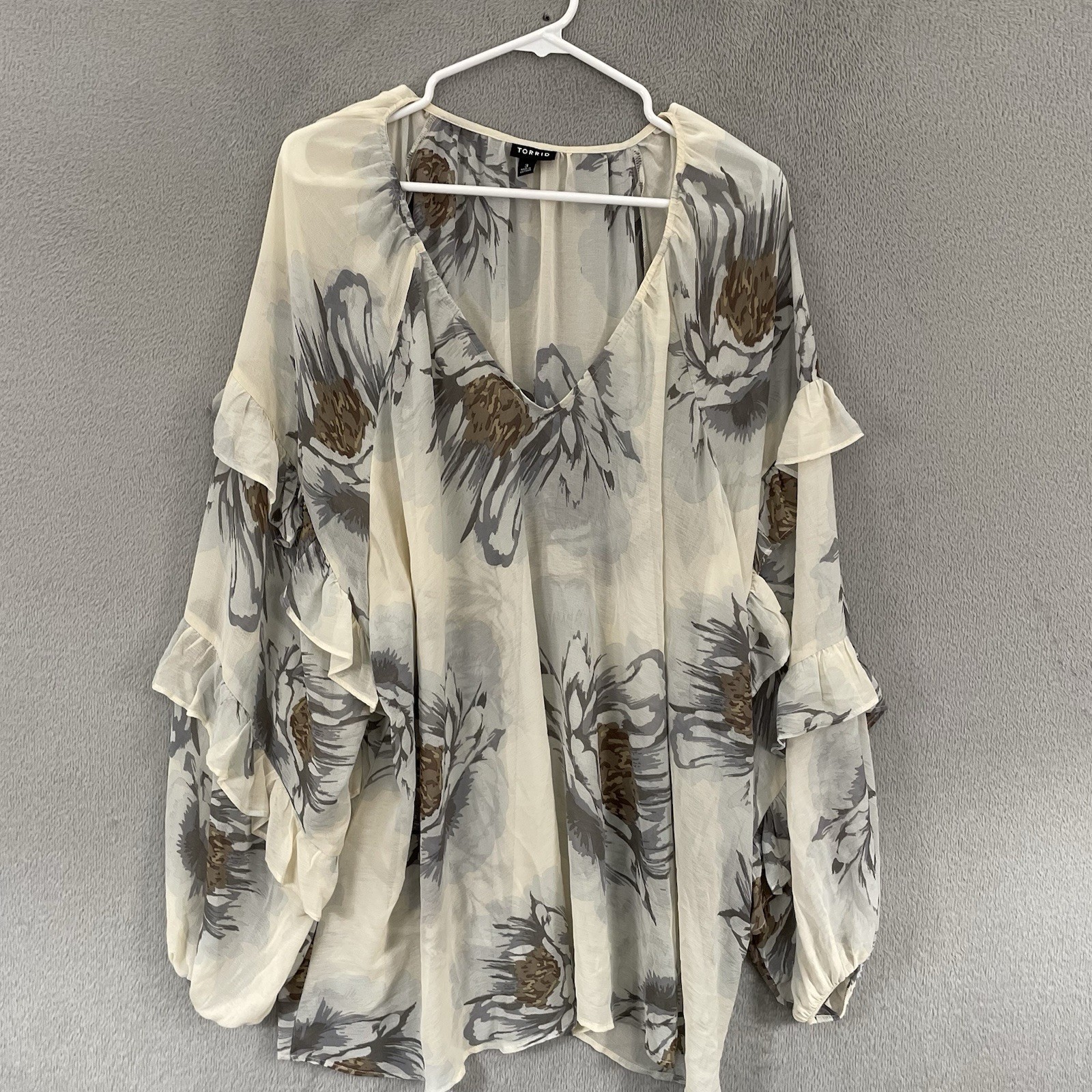 Torrid Blouse Womens Size 3 Plus Ivory Floral Ruffle Bell Sleeve Sheer Top
