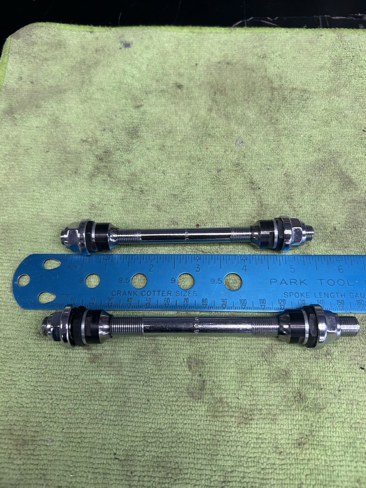 VINTAGE NOS OEM CAMPAGNOLO TRACK AXLES WITH NUTS CAMPY PISTA PARTS VINTAGE NOS OEM CAMPAGNOLO TRACK AXLES WITH NUTS CAMPY PISTA PARTS