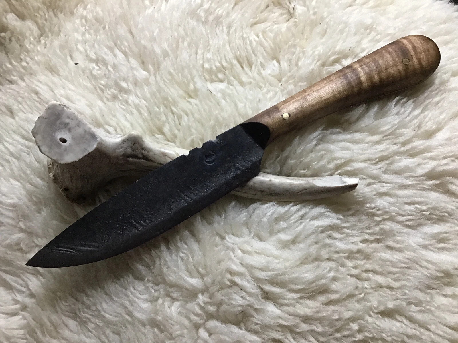 Jeff White Razorback Knife with Curly Maple handle Jeff White Razorback Knife with Curly Maple handle