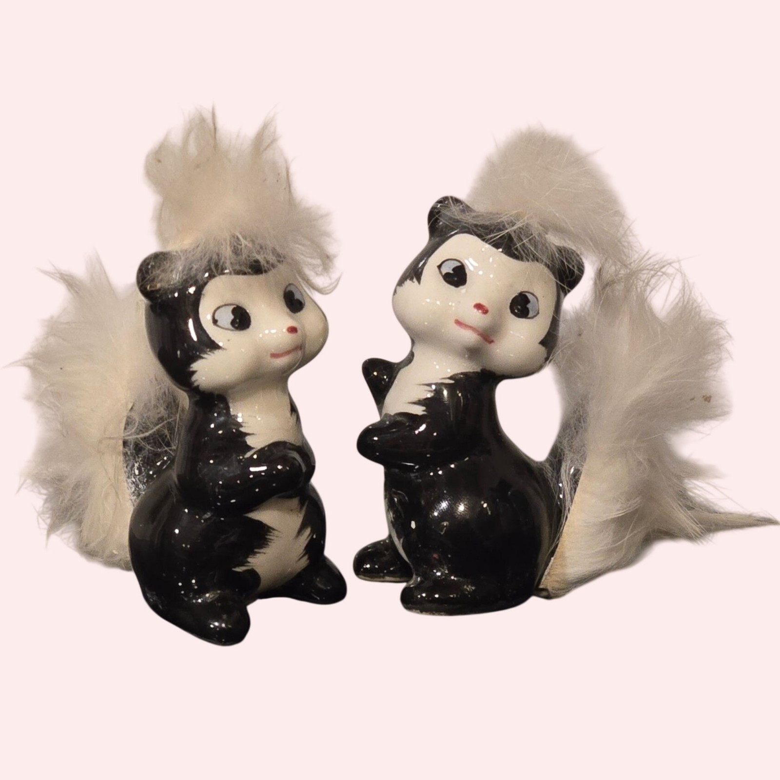 Vtg Enesco Anthropomorphic Skunk Salt Pepper Shakers Fuzzy Head Tail Japan 1950s Vtg Enesco Anthropomorphic Skunk Salt Pepper Shakers Fuzzy Head Tail Japan 1950s