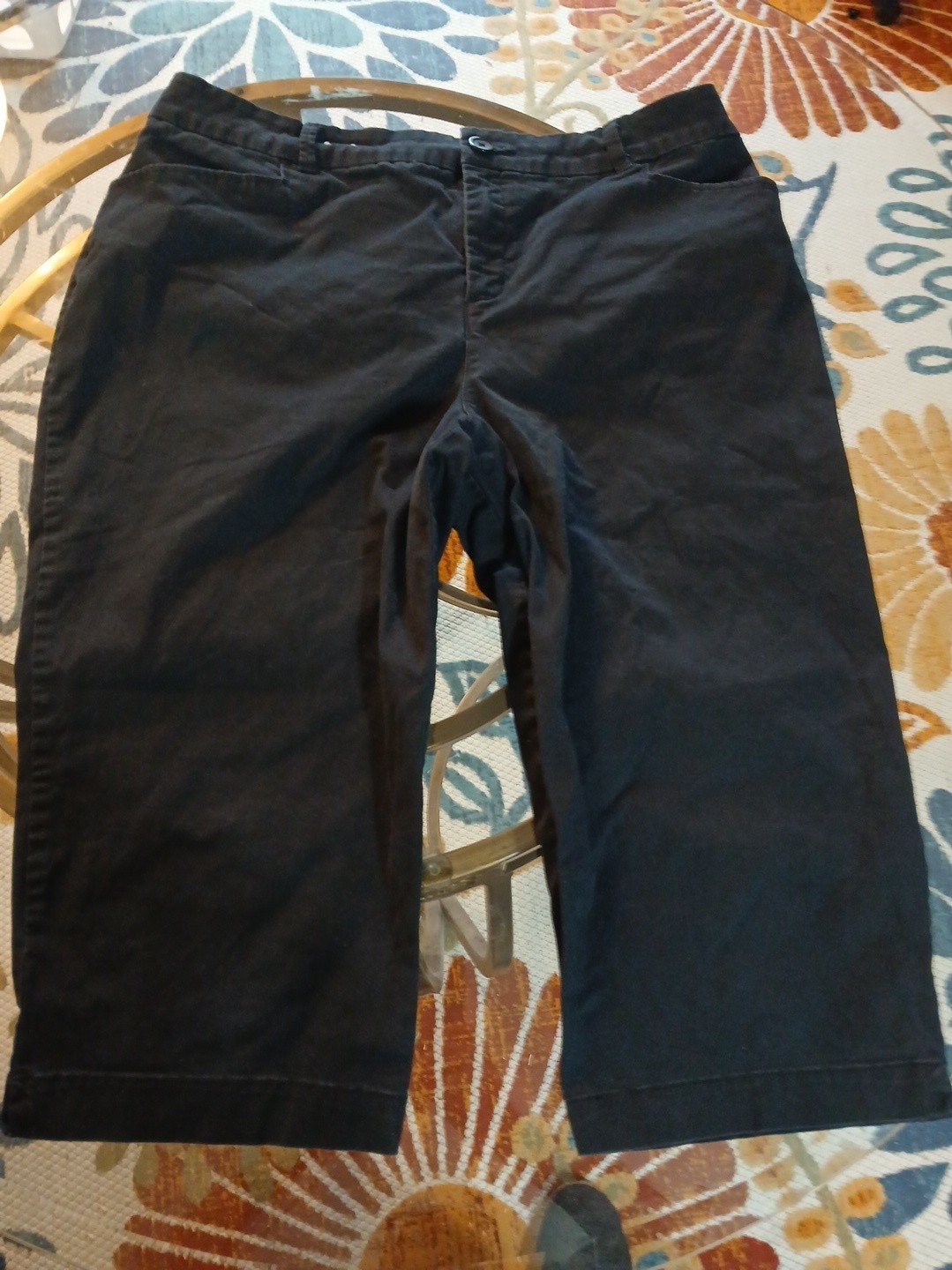W34 X L17 ALTERED CROFT & BARROW NAVY CAPRIS WITH SLITS IN WOMENS SZ 16W STRETCH W34 X L17 ALTERED CROFT & BARROW NAVY CAPRIS WITH SLITS IN WOMENS SZ 16W STRETCH