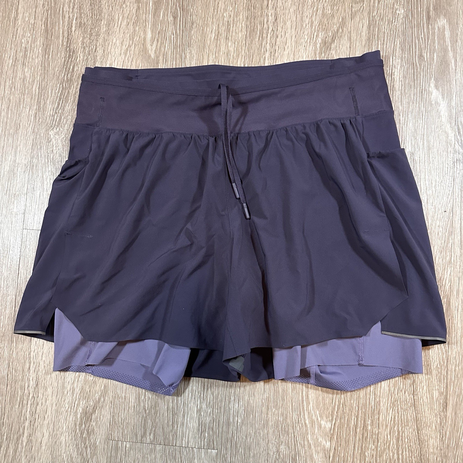 Lululemon Men\'s Textured Spacer Relaxed Fit Shorts 8\